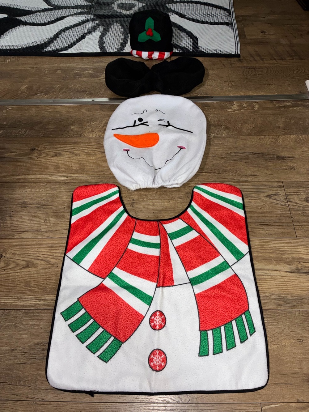 Festive Snowman toilet outfit